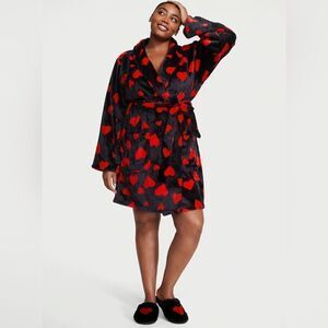 Victoria’s Secret red and black hearts cozy soft short robe sz XL/XXL